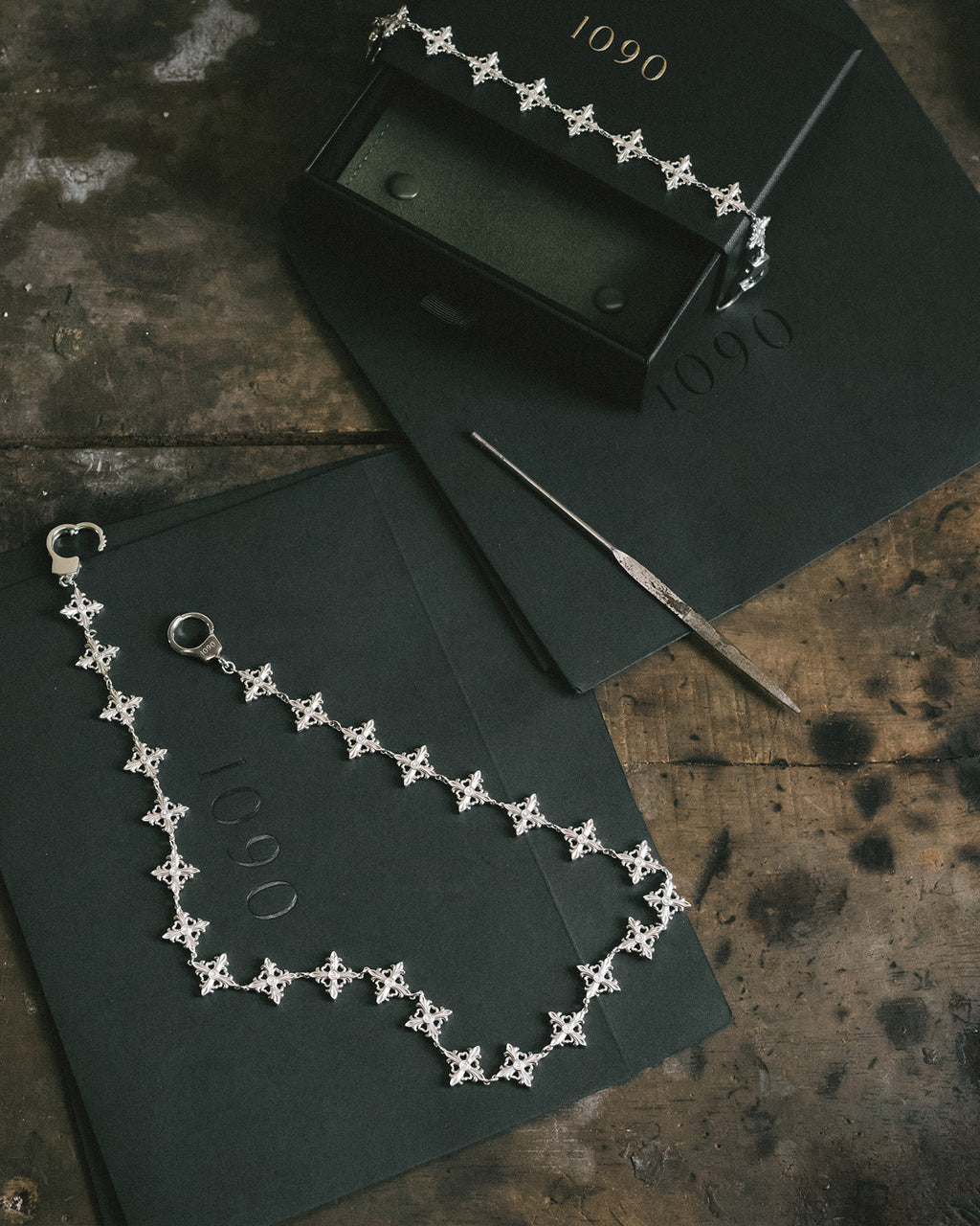 Baroque Handcuff Necklace